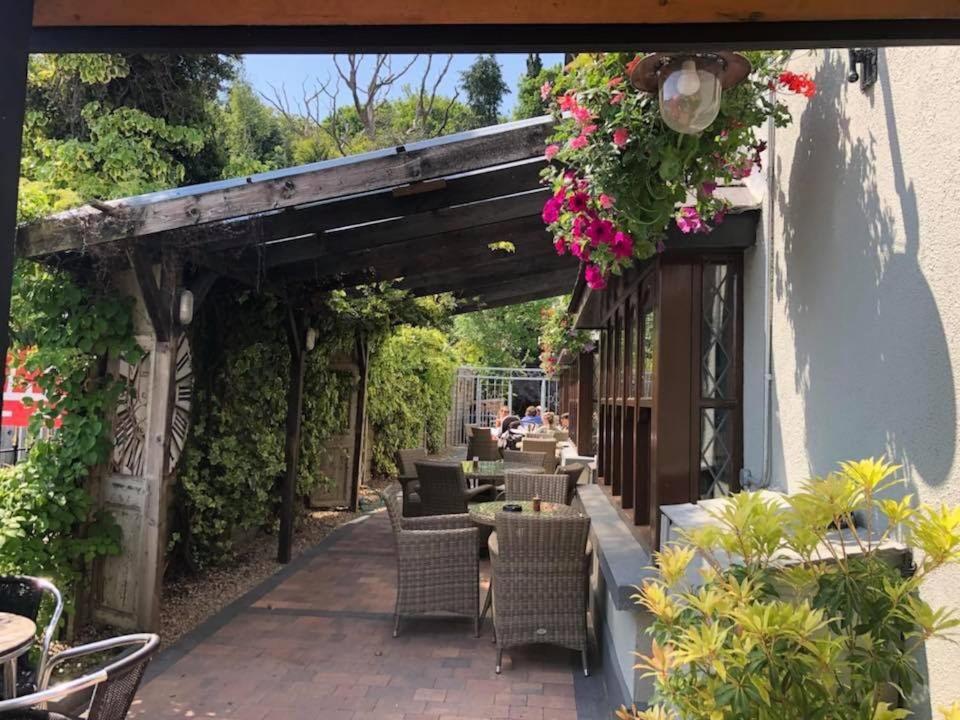 Chester Beatty Inn Ashford ภายนอก รูปภาพ