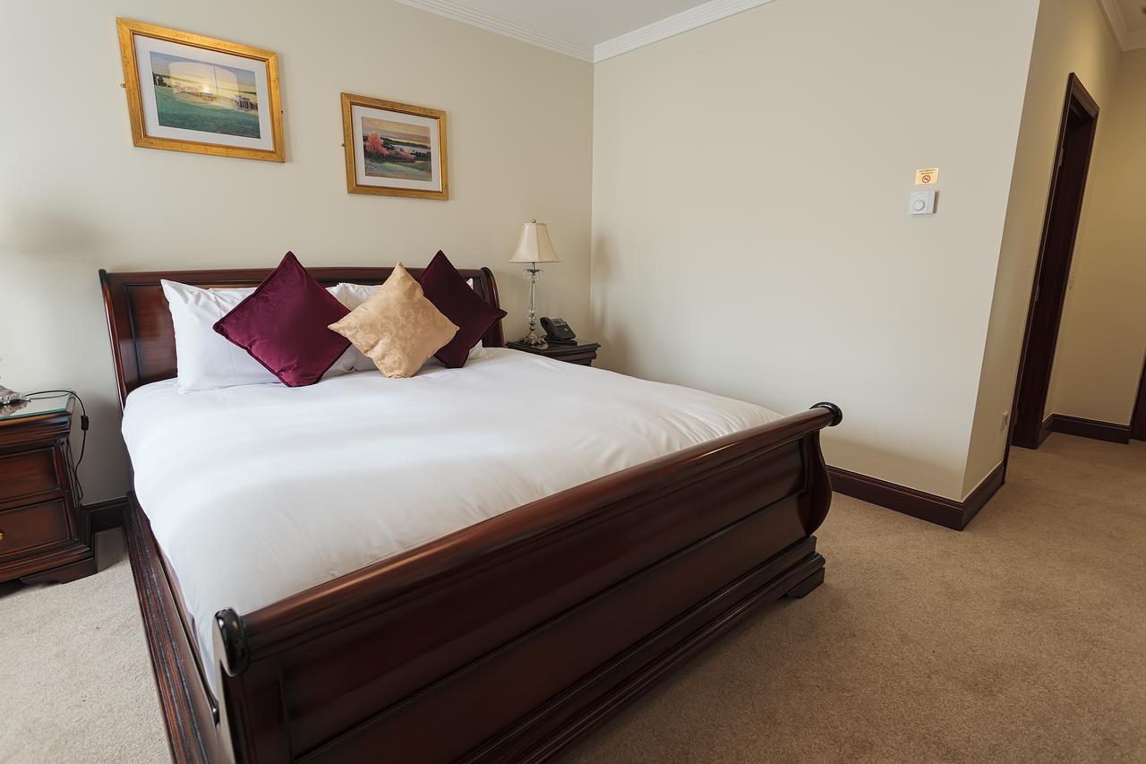 Chester Beatty Inn Ashford ภายนอก รูปภาพ
